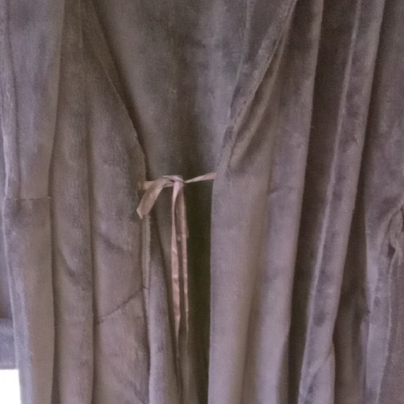 Essence Of Beauty Luxurious Long Black Bathrobe One Size Fits Most - Picture 7 of 9